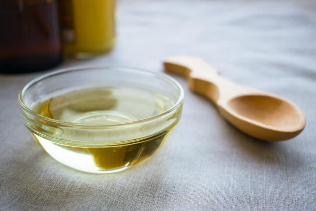 Benefits of Adding MCT Oil Online to Your Diet Plan