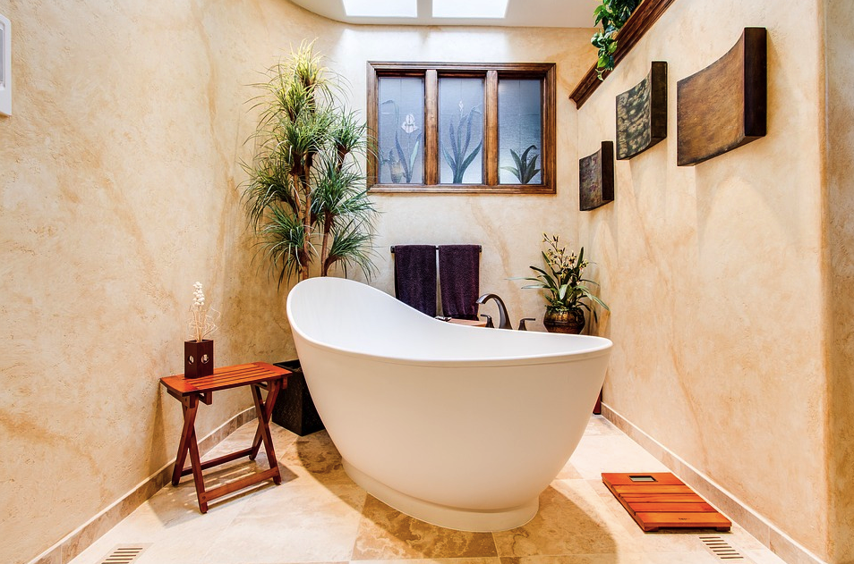 Pedestal vs. Built-In Tubs: What Are the 5 Main Pros and Cons of Each?